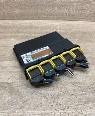 Ford Mondeo Mk III Comfort/convenience module 3S7T15K600SB 5WK48751C T83SA