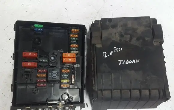 Volkswagen Tiguan Fuse module 1K0937125AXAUTOP 1K0937125A