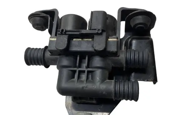 BMW X5 E70 Coolant heater control valve 6910544 64116910544