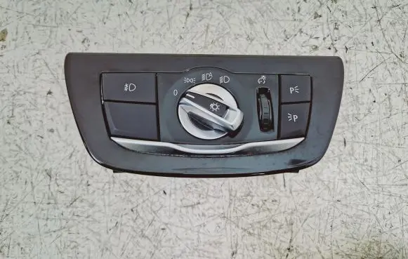 BMW 5 G30 G31 Light switch LB684188104 6841881 18347910