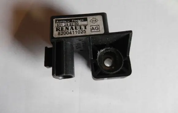 Renault Megane II Airbag deployment crash/impact sensor