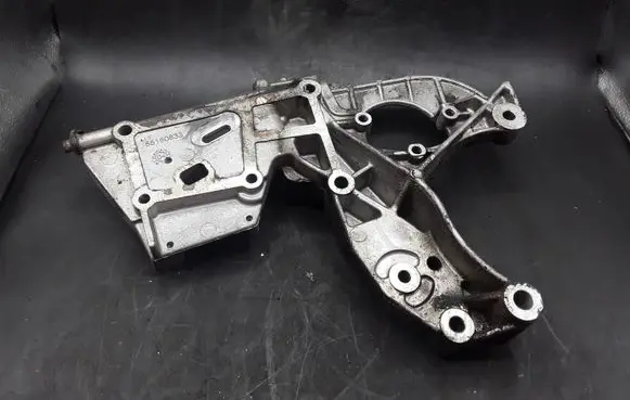Alfa Romeo 147 Engine mounting bracket 55180833