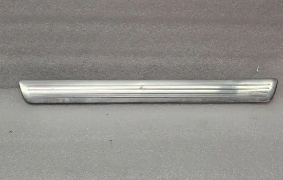 Mercedes-Benz GL X166 Rear sill trim cover A1666860736