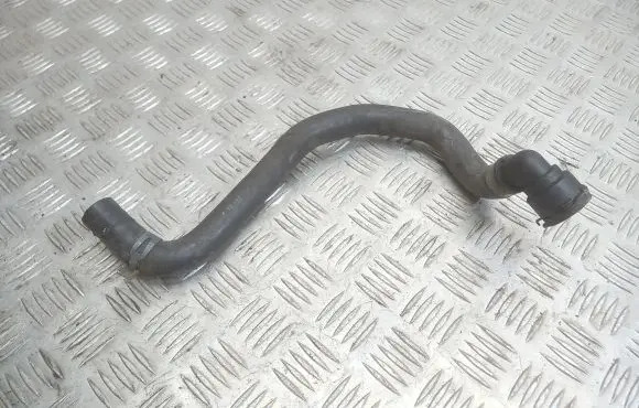 Volkswagen PASSAT B5.5 Engine coolant pipe/hose