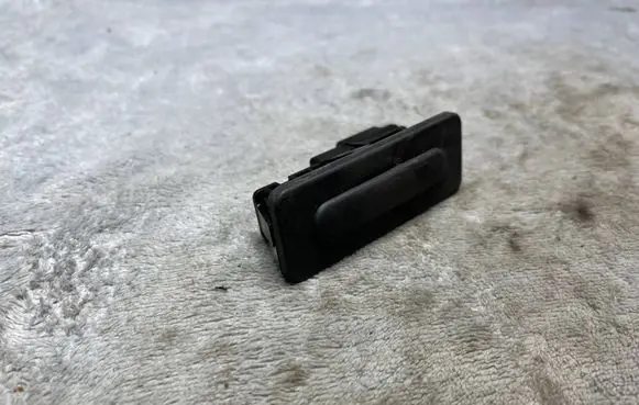 Citroen Berlingo Rear glass lock/latch C734 95835T02