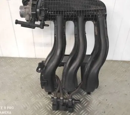 Peugeot 2008 I Intake manifold 9673063980 1056888S