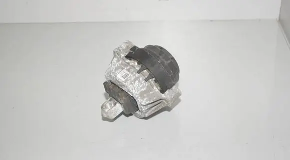 BMW 5 G30 G31 Engine mount bracket 6883514 22116883514
