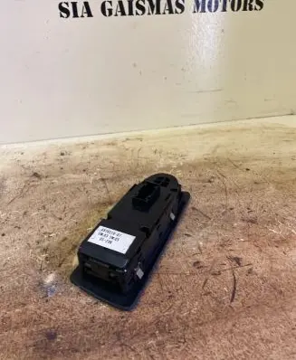 BMW 1 E81 E87 Electric window control switch 6970216