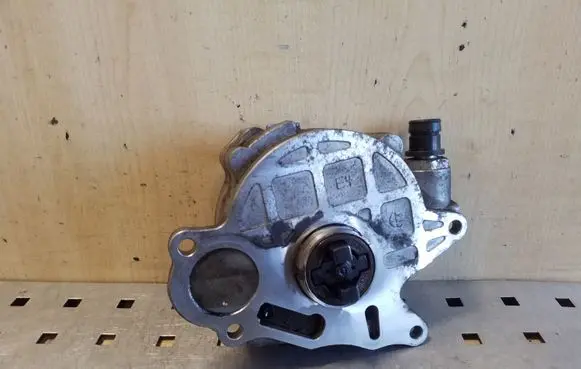 Volkswagen Caddy Vacuum pump 03L145100