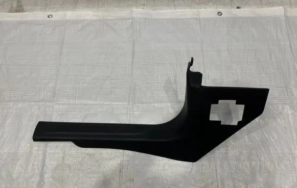 Maserati Levante (B) pillar trim (top) 670040374 670047138 670047137