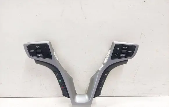Steering wheel buttons/switches