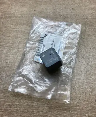 Opel Insignia A Other relay 13500118