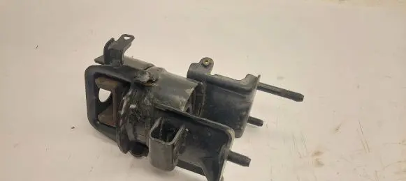 Toyota RAV 4 (XA50) Engine mount bracket L8200714