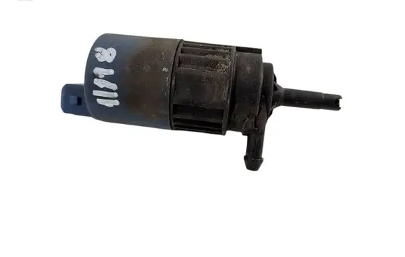 Volvo S40, V40 Windscreen/windshield washer pump 30899624