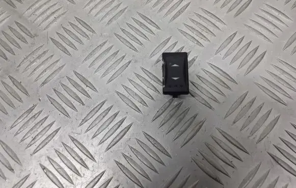 Ford Mondeo Mk III Electric window control switch 1S7114529