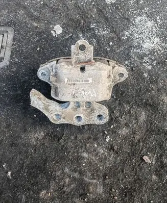 Opel Mokka Engine mount bracket