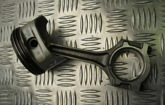 Ford Focus Piston with connecting rod RF98MMD7D1292 BV561