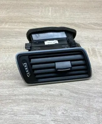 Volkswagen PASSAT B7 Dashboard side air vent grill/cover trim 3AB819702A