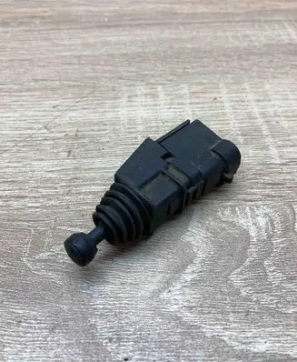 Saab 9-3 Ver2 Bonnet alarm switch sensor 90355463