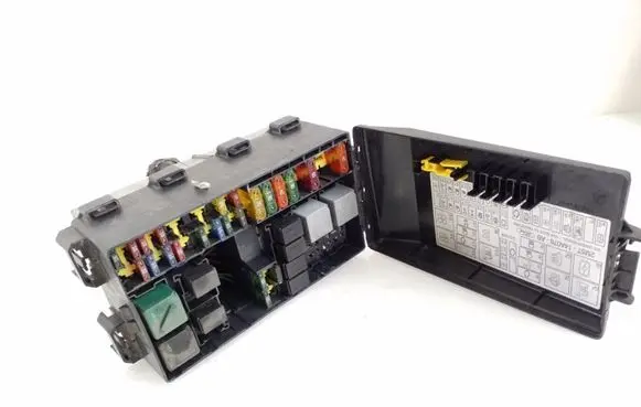 Ford Focus Fuse module 2M5T14A067BB