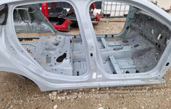 Renault Clio V Front sill (body part) 