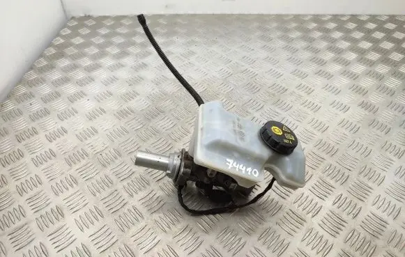 Volkswagen Golf VII Master brake cylinder 5Q1611301B