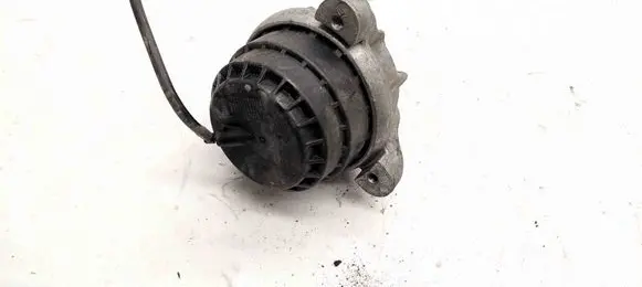 Engine mount bracket