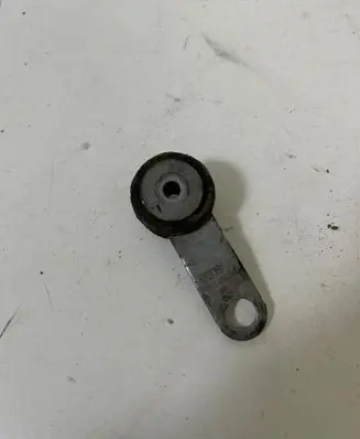Audi A6 C7 Muffler mount bracket/holder 8K0253295