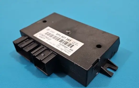 Skoda Octavia Mk2 (1Z) Central body control module 8P0907383 IMPRK1526826