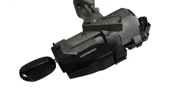 Toyota Corolla E120 E130 Ignition lock 45020024