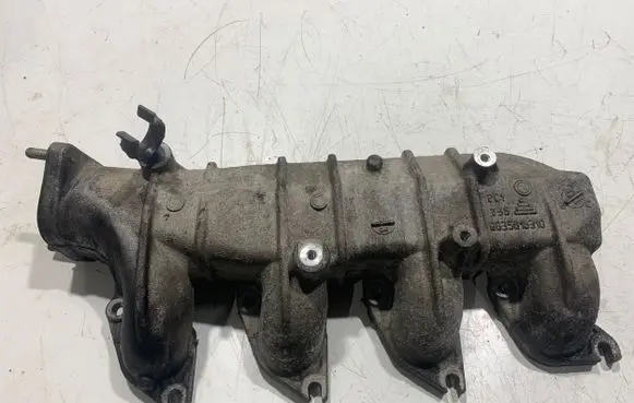 Citroen Xsara Picasso Intake manifold 9635615310