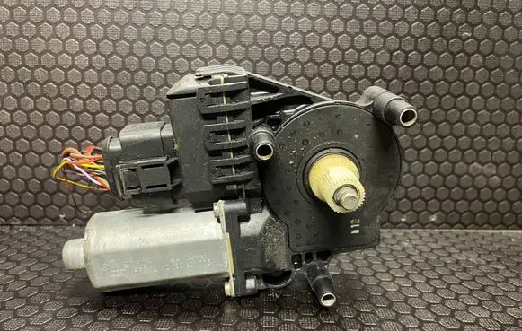 Audi A6 Allroad C5 Front door window regulator motor 102855XXX 3A0973734 0902003904
