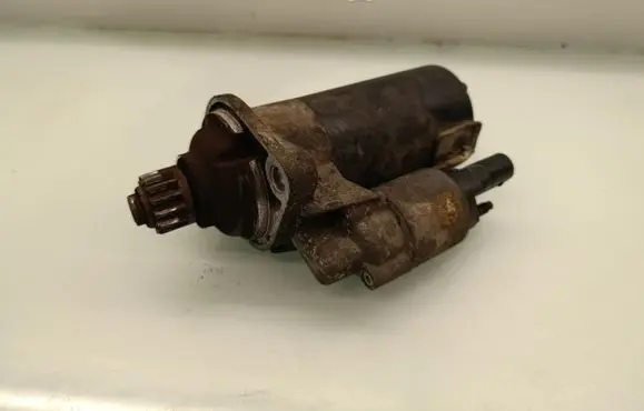Volkswagen PASSAT B7 Starter motor BD39TU