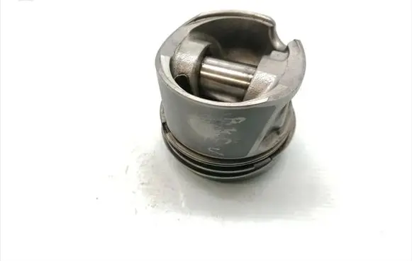 Volkswagen Golf V Piston 