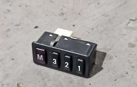 BMW 7 E38 Seat memory switch 8352160