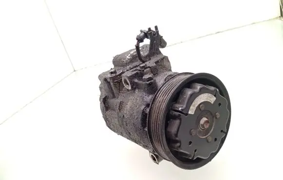 Volkswagen Polo Air conditioning (A/C) compressor (pump) 6Q0820803G