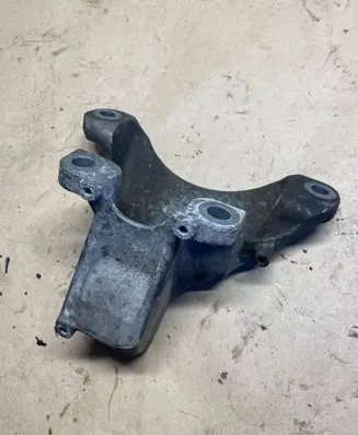 BMW 5 F10 F11 Engine mounting bracket 6781228 13807410 ENAC46000