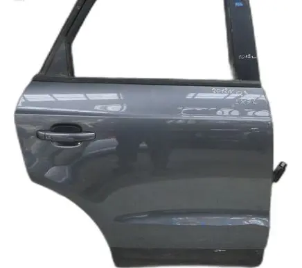 Audi Q3 8U Front door 