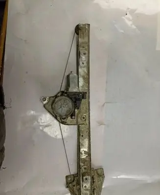 Suzuki Grand Vitara II Front door window regulator with motor 8343065J00 2621003520