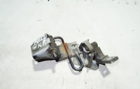Audi A6 S6 C5 4B Front door lower hinge 4B0831411B