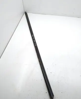 BMW 1 E82 E88 Front door glass trim molding 