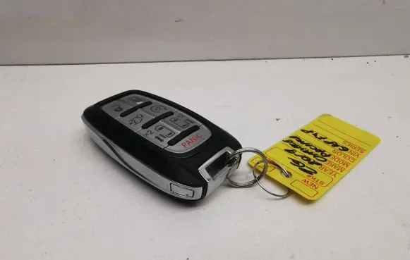 Chrysler Pacifica Ignition key/card 68217832AC A2C97395900