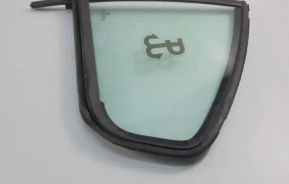 Skoda Octavia Mk2 (1Z) Rear side window 1Z5845209