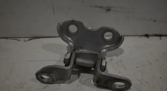 Toyota Verso Rear door upper hinge