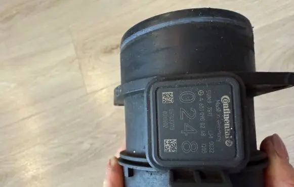 Mercedes-Benz C W204 Mass air flow meter A6510900248 6510900248