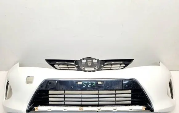 Toyota Auris E180 Front bumper 52119-02A20