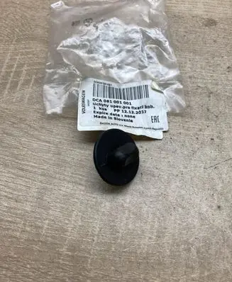 Skoda Octavia Mk1 (1U) Floor mat clip fixing clamp DCA061001001