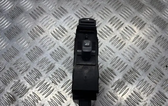 Volvo V70 Electric window control switch 30658117
