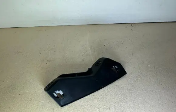 Volkswagen PASSAT B6 Front bumper mounting bracket 3C0807505