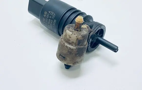 Audi A6 S6 C6 4F Windscreen/windshield washer pump 1T0955651A